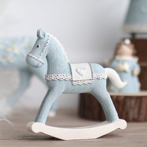 1I820008 Christmas Trojan Horse Figurine (1)