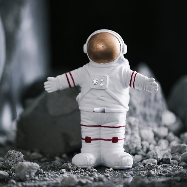 1I820020 Astronaut Figurine Resin Wholesale Online (1)