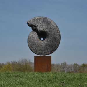 1JA21006 Sculpture de jardin d'ammonites en métal (1)