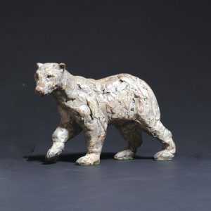 1JB19009 Polar Bear Statue Metal (2)